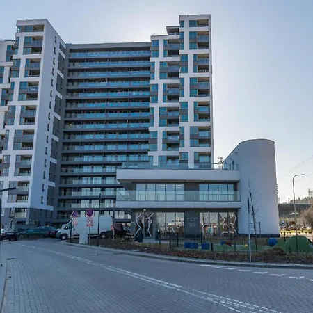 Bruno I Bianca W Symphony Modern Tower 2 I 3 Pietro 3*