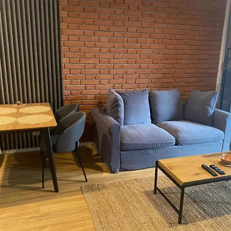 Bruno I Bianca W Symphony Modern Tower 2 I 3 Pietro מלון דירות