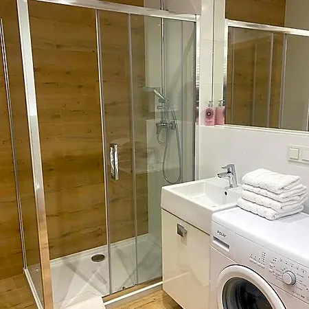 Aparthotel Bruno I Bianca W Symphony Modern Tower 2 I 3 Pietro 3*