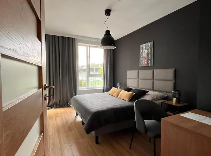 Bruno I Bianca W Symphony Modern Tower 2 I 3 Pietro 3* 格丁尼亚