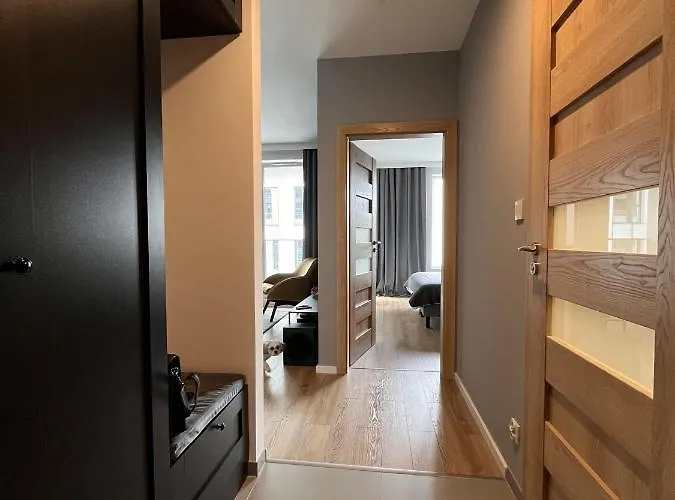 Bruno I Bianca W Symphony Modern Tower 2 I 3 Pietro 公寓式酒店