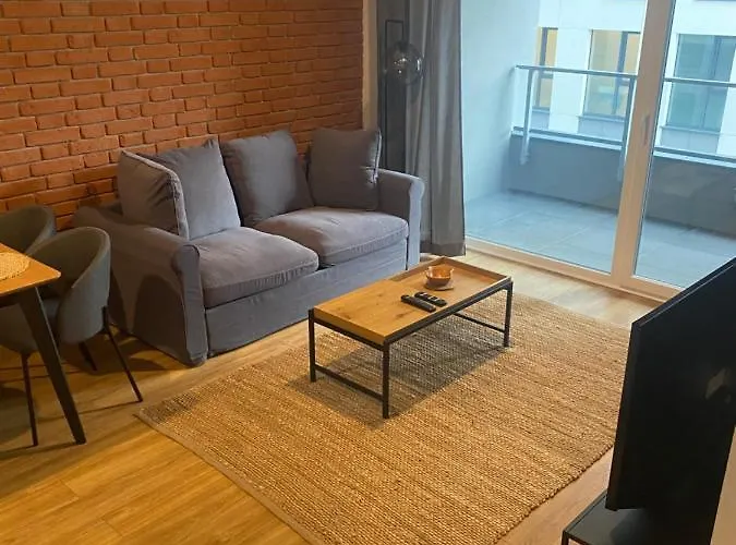 Bruno I Bianca W Symphony Modern Tower 2 I 3 Pietro 3* 格丁尼亚