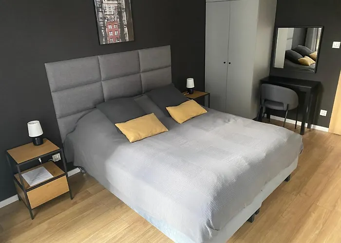 Bruno I Bianca W Symphony Modern Tower 2 I 3 Pietro 3* 格丁尼亚