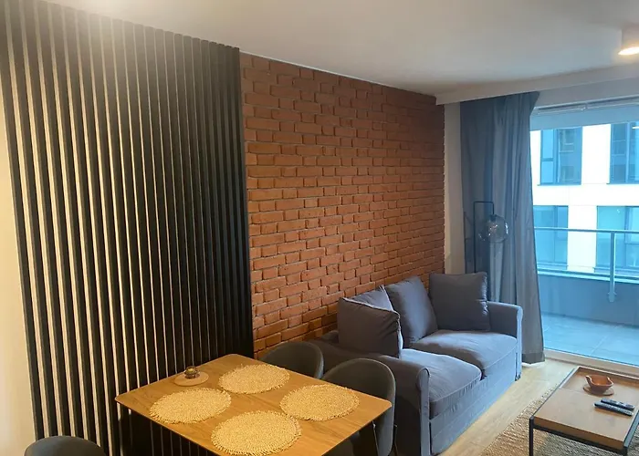 Bruno I Bianca W Symphony Modern Tower 2 I 3 Pietro 公寓式酒店