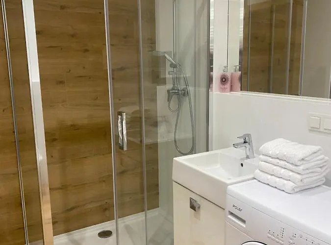 Bruno I Bianca W Symphony Modern Tower 2 I 3 Pietro 公寓式酒店 格丁尼亚