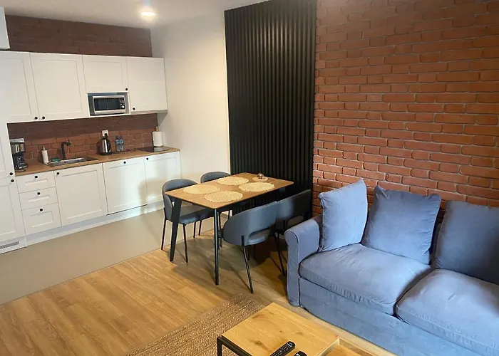 Bruno I Bianca W Symphony Modern Tower 2 I 3 Pietro 格丁尼亚